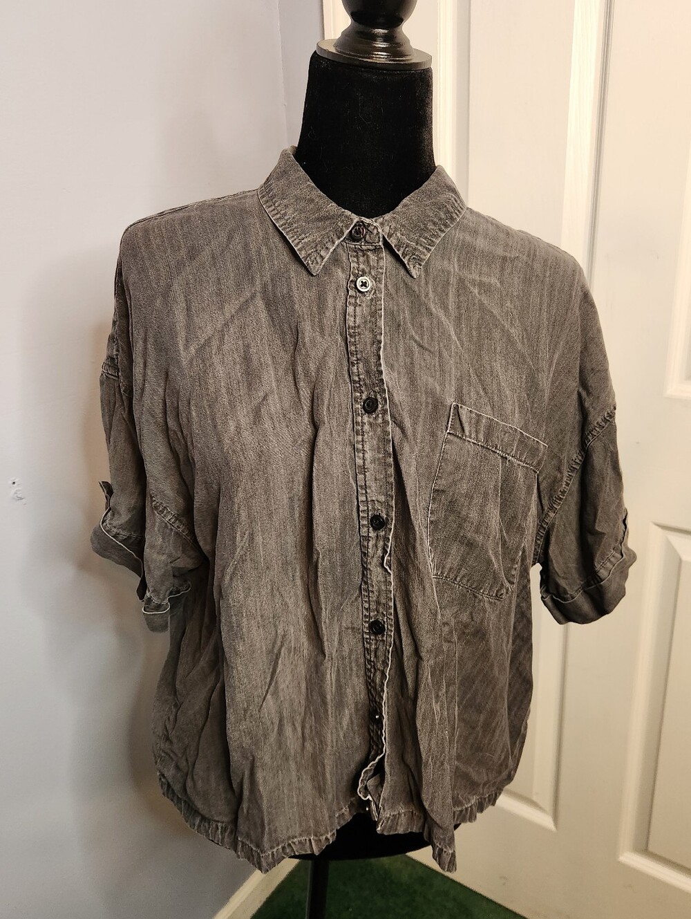 Time And Tru Size XL Dark Gray Short Sleeve Button Down Chambray Shirt